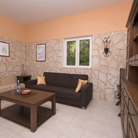 Holiday Home Denis - 100M From Sea بيت للعطل *